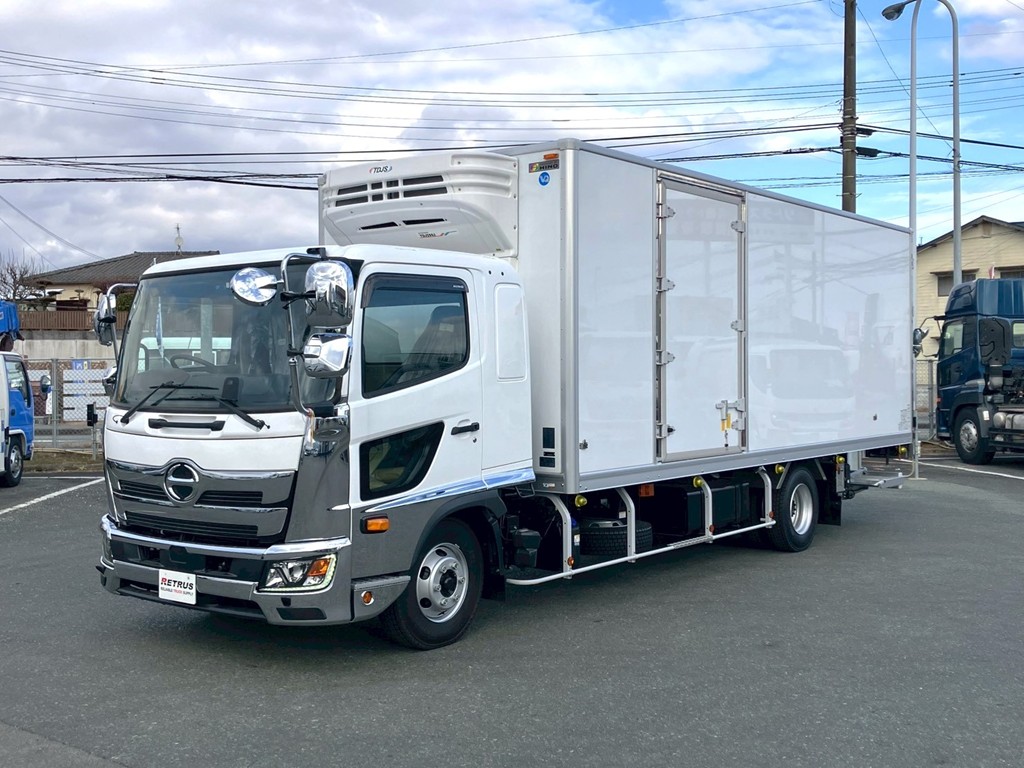 フロント周り、メッキパーツで飾っています。|日野 レンジャー 2KG-FD2ABG(2WD)の写真1