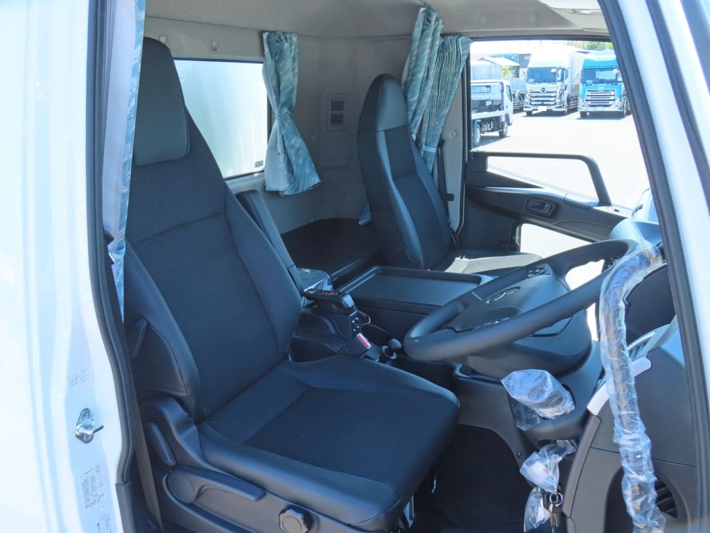 三菱 ファイター 2KG-FK65F(2WD)の写真6