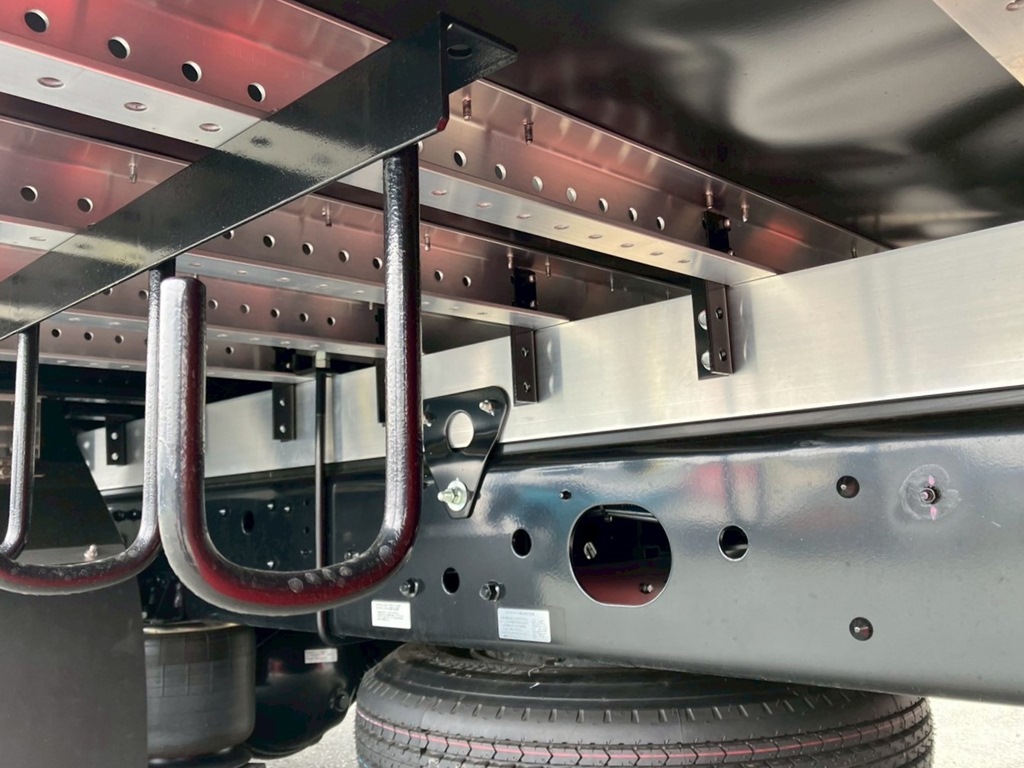 シャーシとネタの状態です。|三菱 ファイター 2KG-FK65F(2WD)の写真6