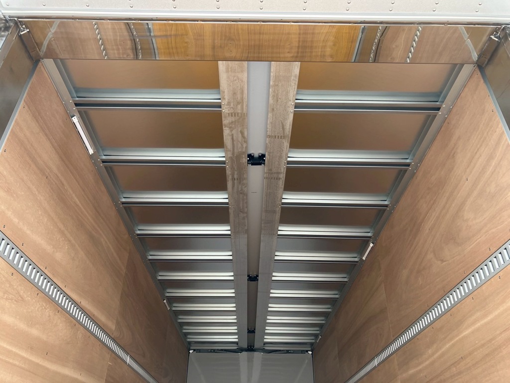 センタービームレスです。|三菱 ファイター 2KG-FK65F(2WD)の写真11