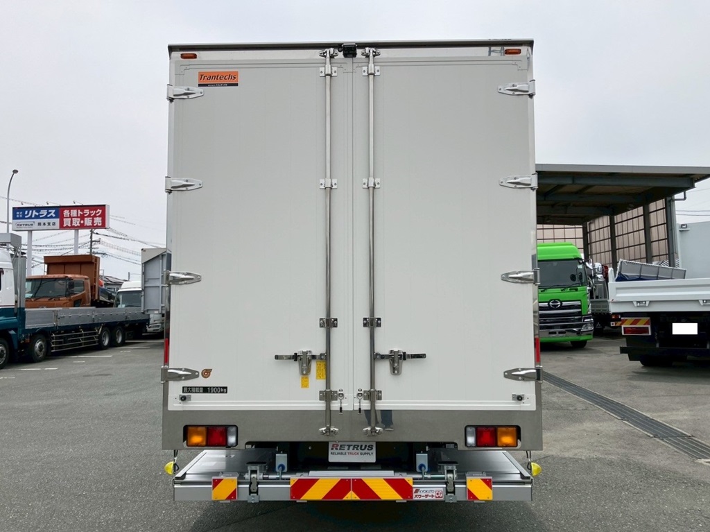 ハンマーロック・蝶番・キャッチはステンレス製です。|三菱 ファイター 2KG-FK65F(2WD)の写真8