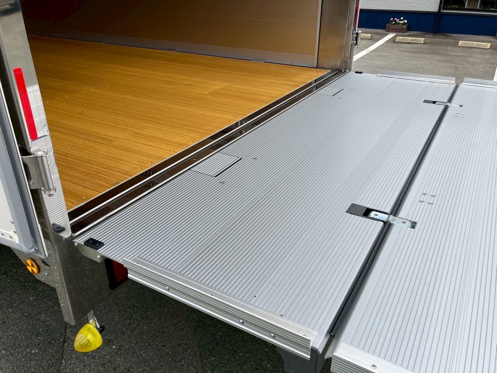 ゲートを上限まで上げた状態です。|三菱 ファイター 2KG-FK65F(2WD)の写真14