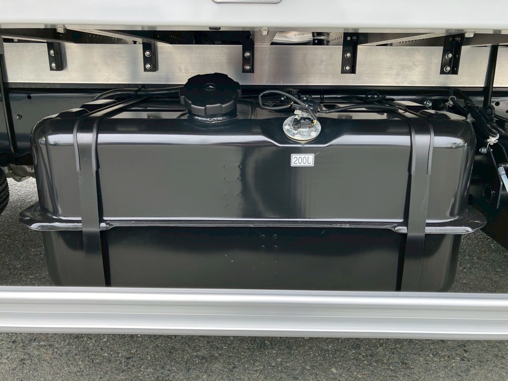 燃料タンクは200Lです。|三菱 ファイター 2KG-FK65F(2WD)の写真20