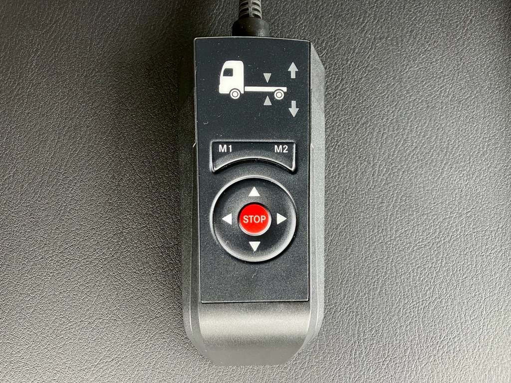 エアサスのコントローラーです。|三菱 ファイター 2KG-FK65F(2WD)の写真22