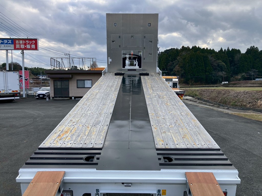 床は左右板張りです。|日野 プロフィア 2DG-FS1AJEの写真10