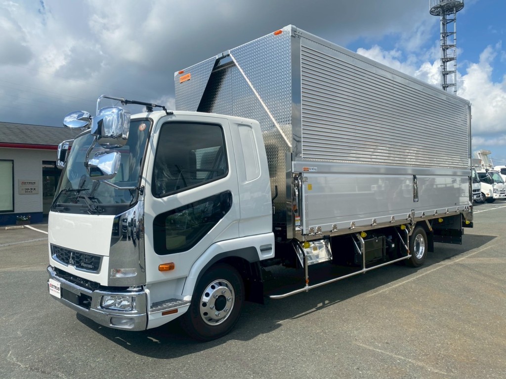 ベッド付キャブです(アルミホイル装着)|三菱 ファイター 2KG-FK65F(2WD)の写真1