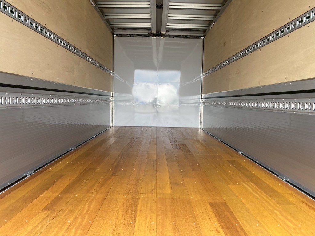 ラッシングレールは2段です|三菱 ファイター 2KG-FK65F(2WD)の写真7