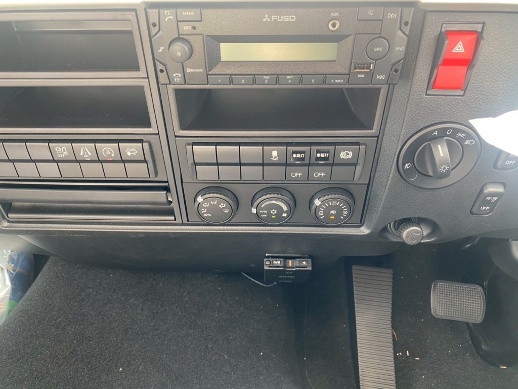 インパネ廻り|三菱 ファイター 2KG-FK65F(2WD)の写真18