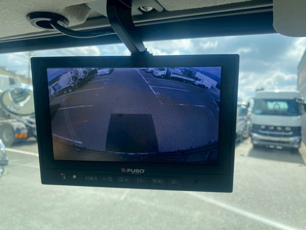 バックモニター|三菱 ファイター 2KG-FK65F(2WD)の写真19