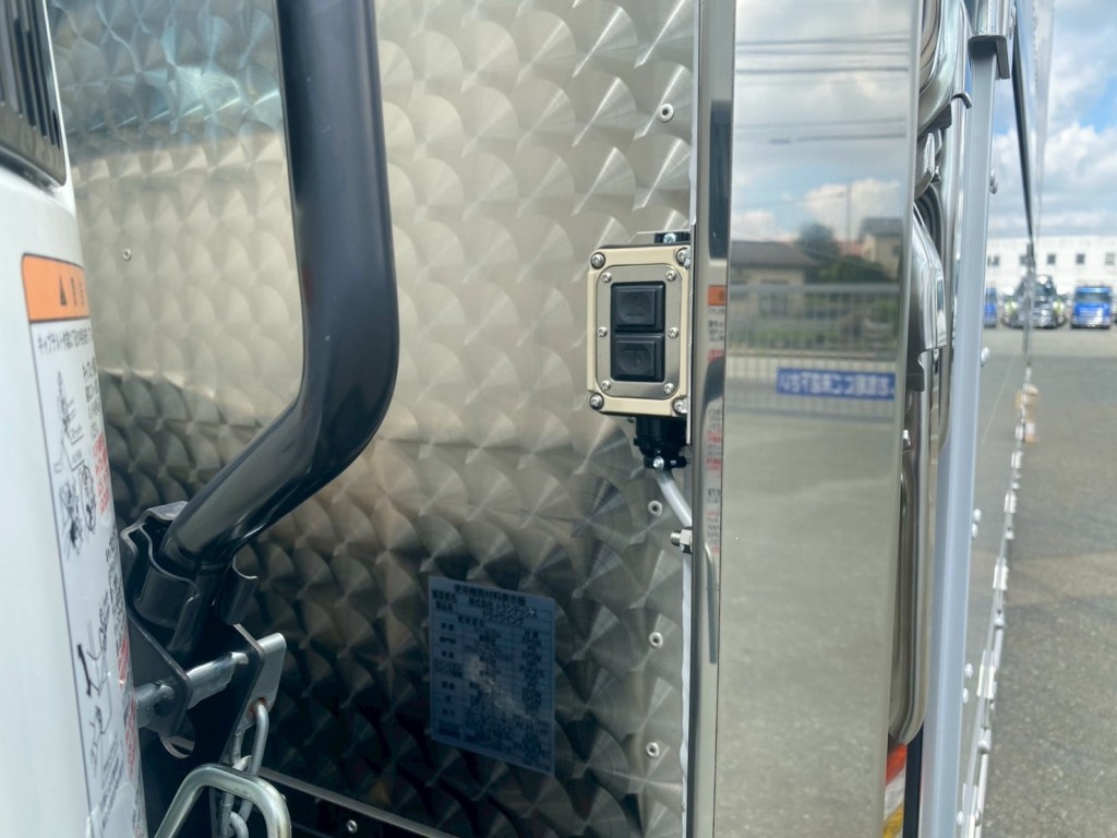 ウイング開閉スイッチ(前側)|三菱 ファイター 2KG-FK65F(2WD)の写真24