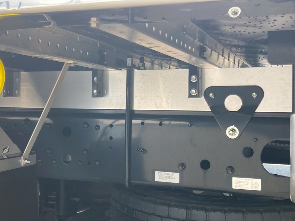 シャーシとネタの状態です。|三菱 ファイター 2KG-FK65F(2WD)の写真6