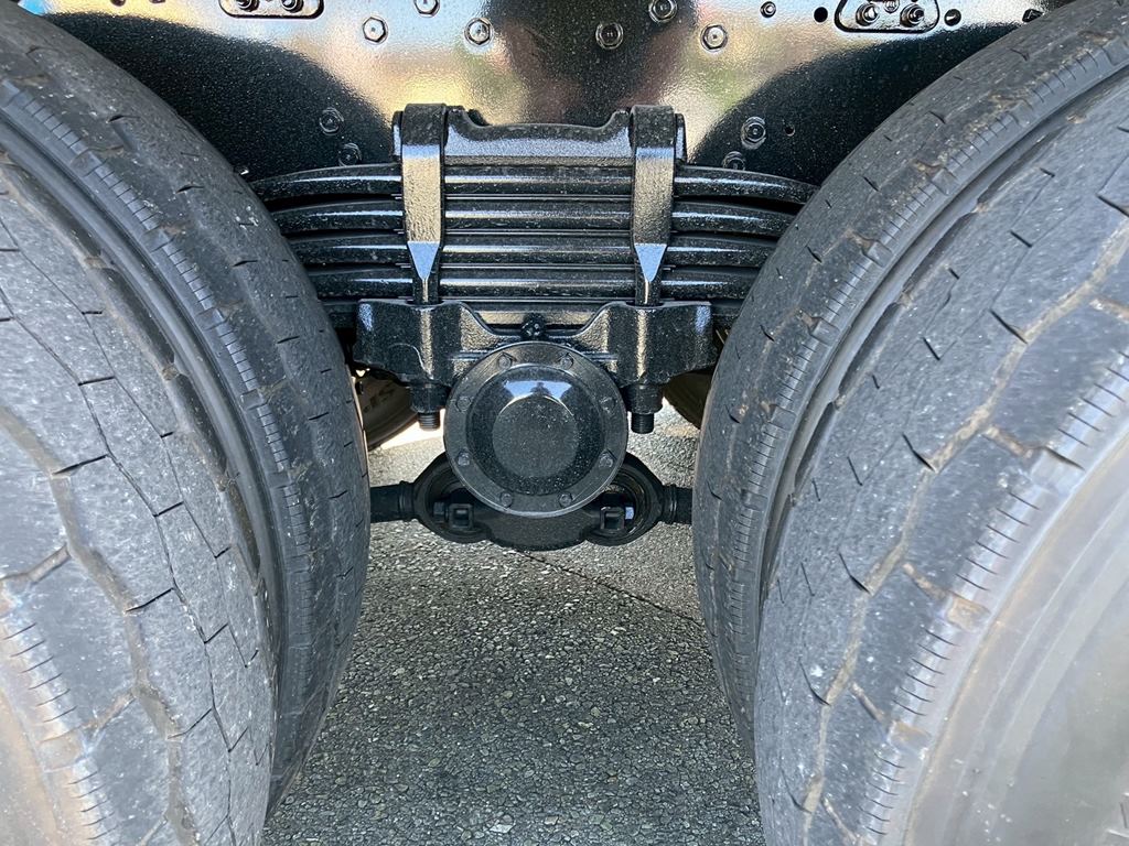 リーフサスです。|三菱 スーパーグレート 2PG-FV80VYの写真5