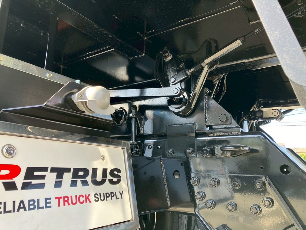 シャーシとネタの状態です。|三菱 スーパーグレート 2PG-FV80VYの写真6