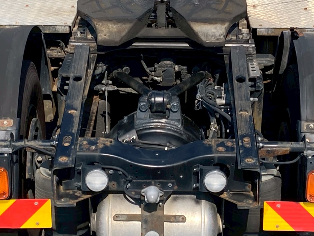 クロスメンバー周辺|UDトラックス クオン QKG-GK6XADの写真9