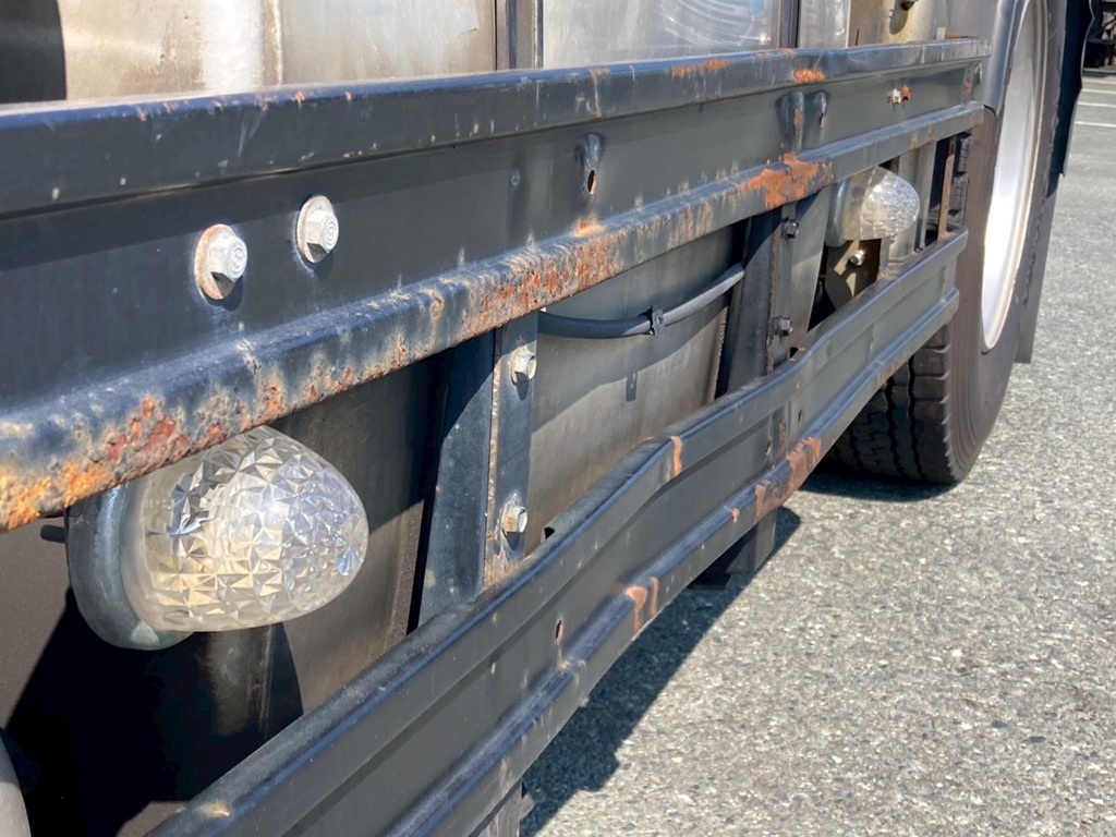 左サイドバンバーにサビ、曲りが有ります|UDトラックス クオン QKG-GK6XADの写真21