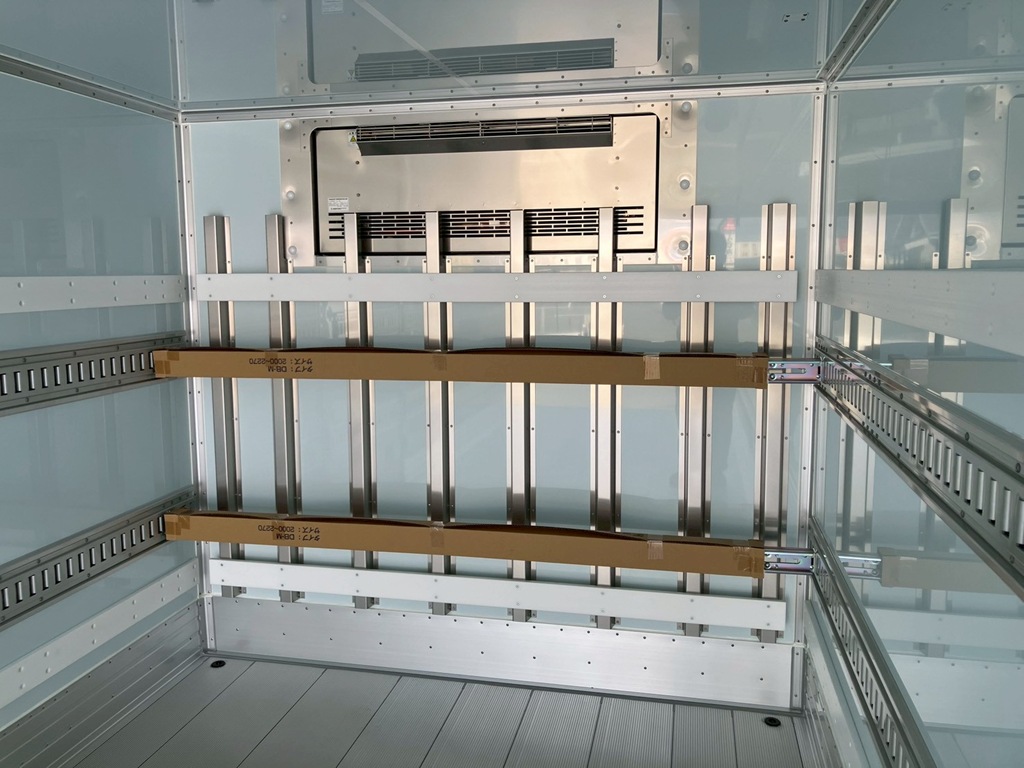 冷凍機の吹き出し口です。|日野 レンジャー 2KG-FD2ABG(2WD)の写真14