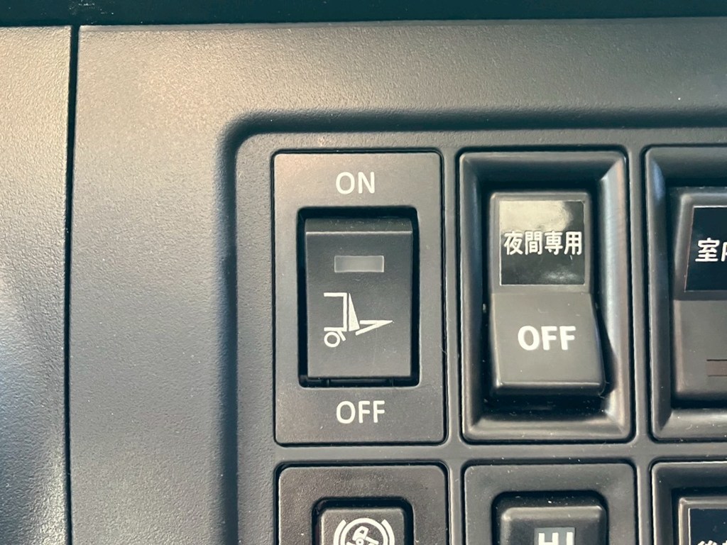 ゲートのメインスイッチです。|日野 レンジャー 2KG-FD2ABG(2WD)の写真31