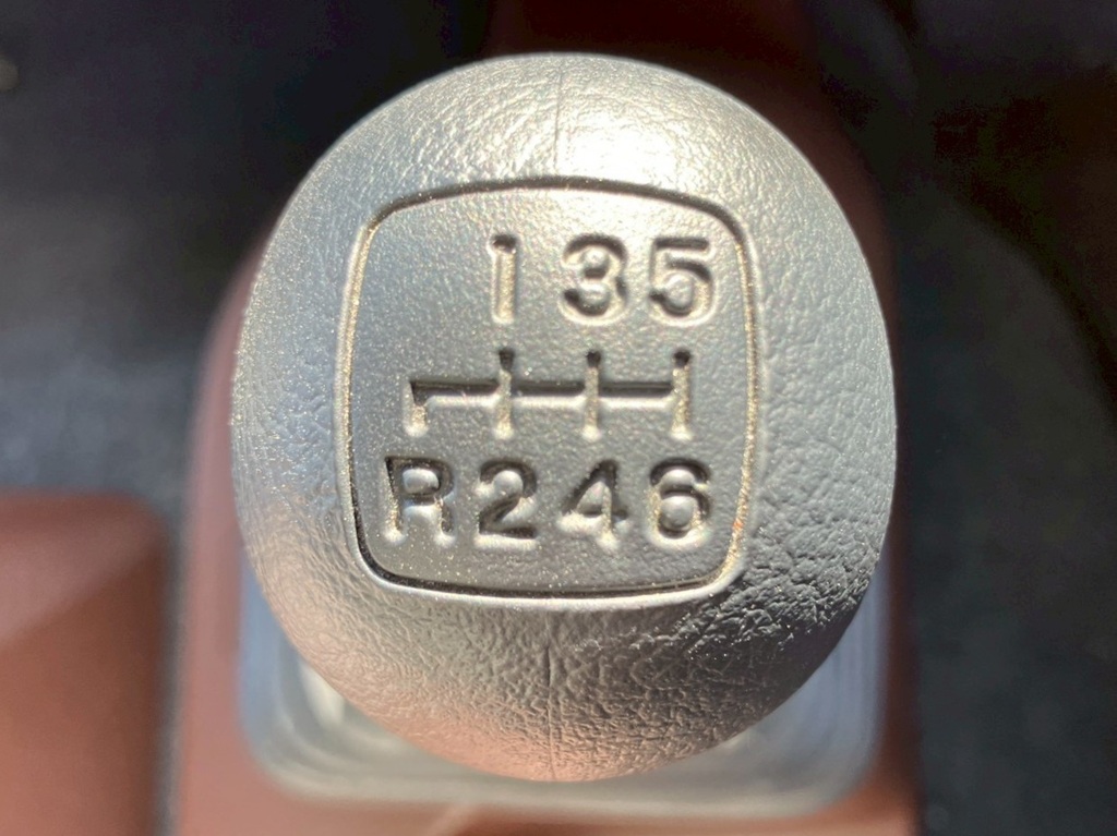 MT6速です。|日野 レンジャー 2KG-FD2ABG(2WD)の写真33