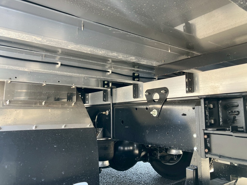 シャーシとネタの状態です。|日野 レンジャー 2KG-FD2ABG(2WD)の写真6
