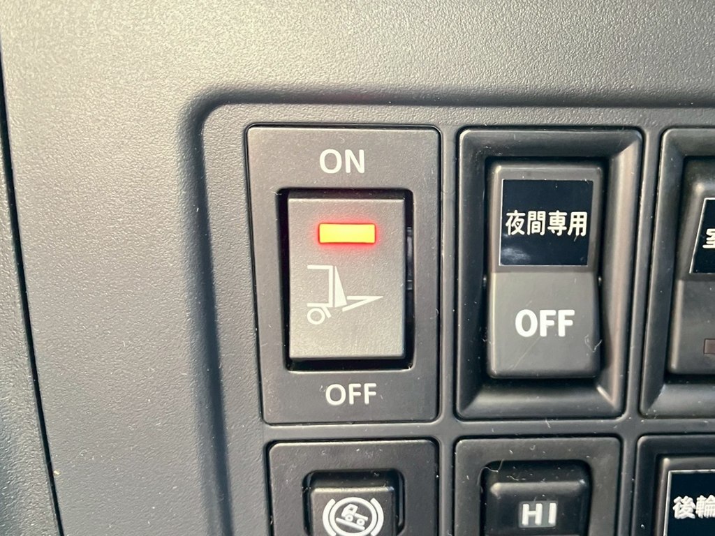 ゲートのメインスイッチです。|日野 レンジャー 2KG-FD2ABG(2WD)の写真31