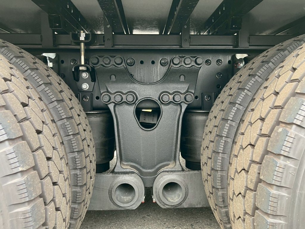 エアサスです。|日野 プロフィア 2DG-FW1AHCの写真5