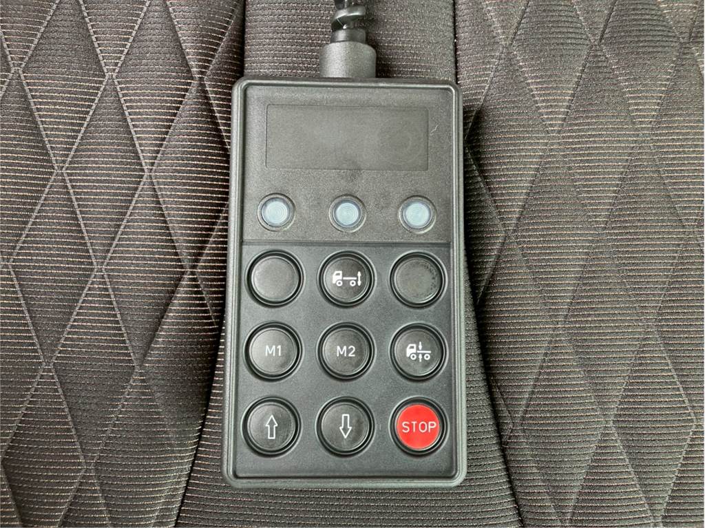 エアサスのコントローラーです。|日野 プロフィア 2DG-FW1AHCの写真17