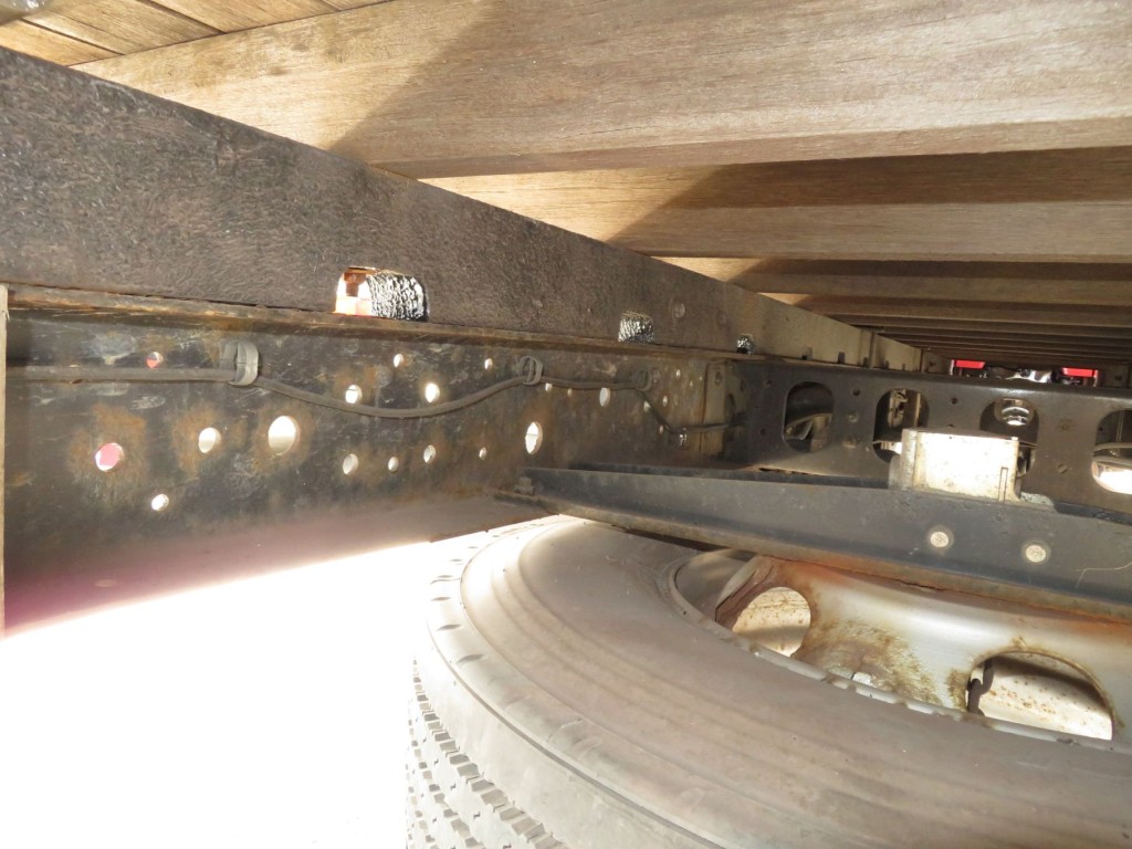 シャーシ内側の状態です。|日野 レンジャー BKG-FC7JKYA(2WD)の写真19