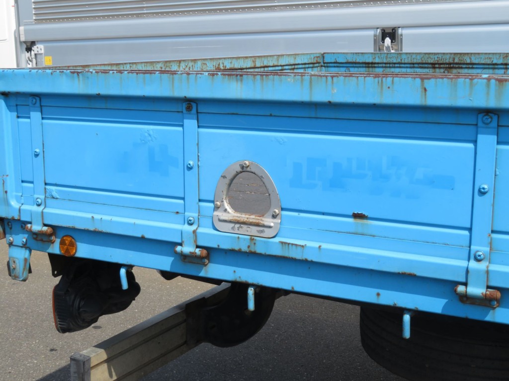 運転席側あおり後方に看板日焼け跡があります。|日野 レンジャー BKG-FC7JKYA(2WD)の写真37