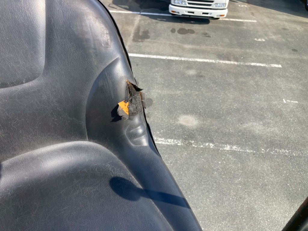 一部破れが有ります|日野 プロフィア QPG-FS1EWEAの写真9