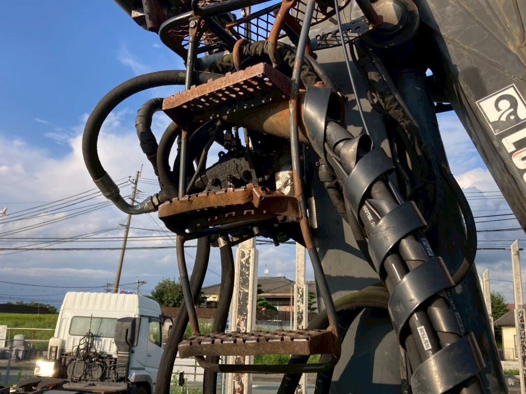 ハシゴに曲りが有ります|日野 プロフィア QPG-FS1EWEAの写真18