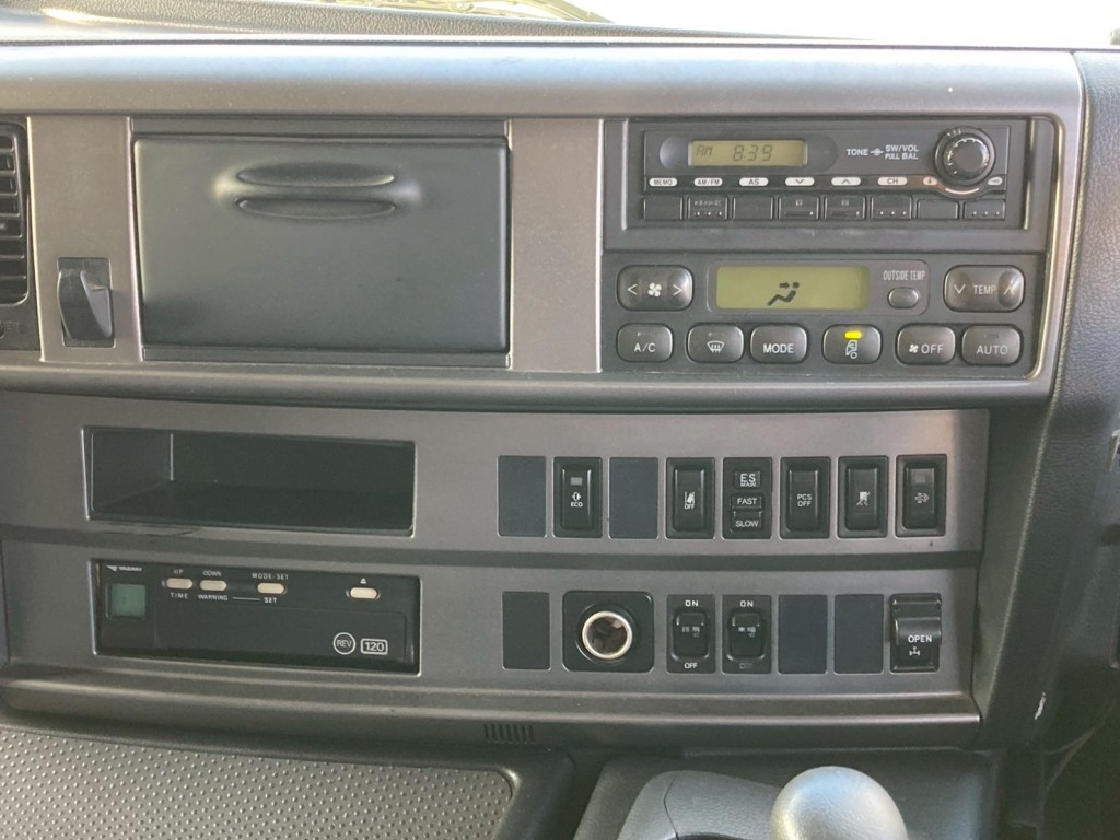 インパネ廻り|日野 プロフィア QPG-FS1EWEAの写真24