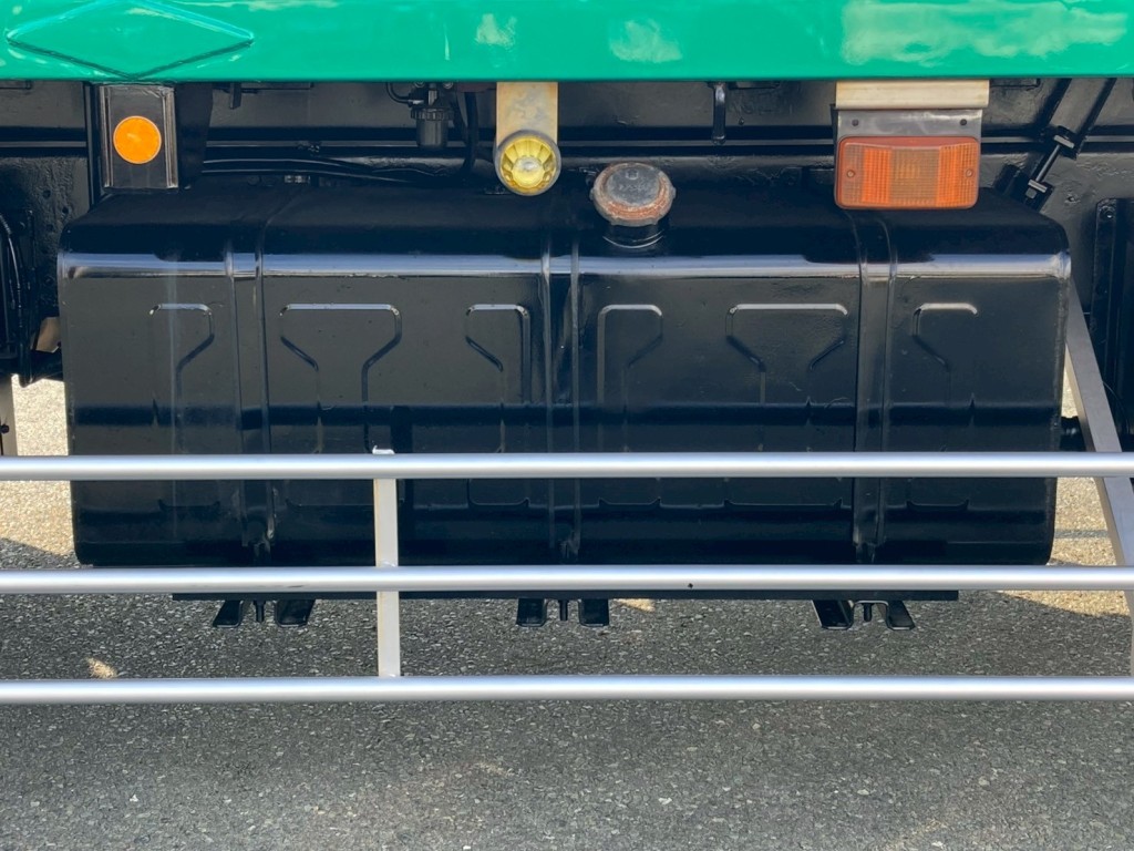燃料タンクは400Lです|日野 プロフィア QPG-FS1EWEAの写真25