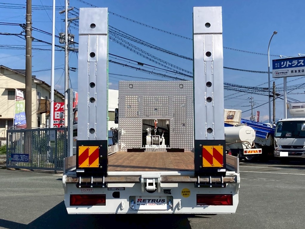 リア周りの状態です。|三菱 スーパーグレート 2PG-FS84VZの写真16