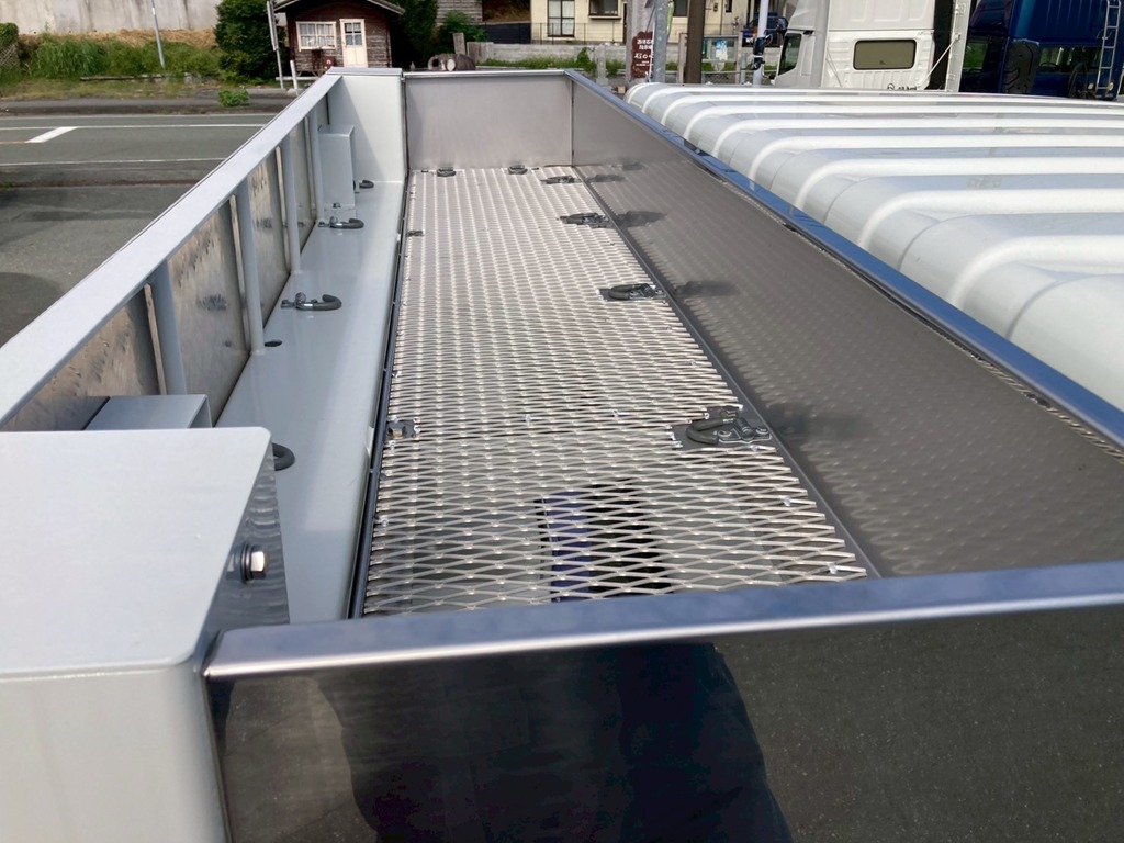 シートデッキ付です。|三菱 スーパーグレート 2PG-FS84VZの写真21