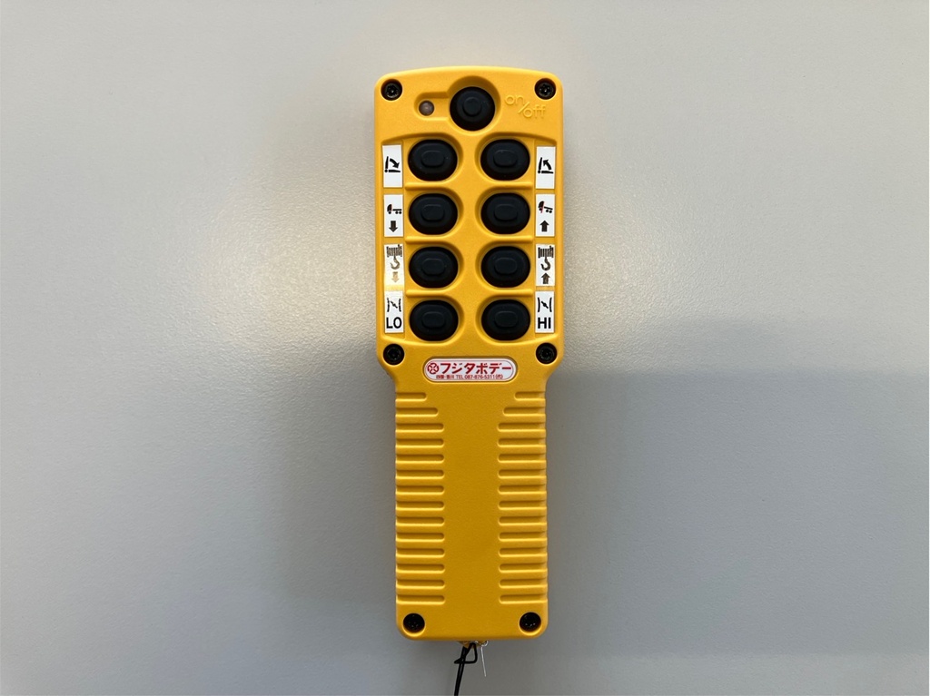 セルフのラジコンです。|三菱 スーパーグレート 2PG-FS84VZの写真31