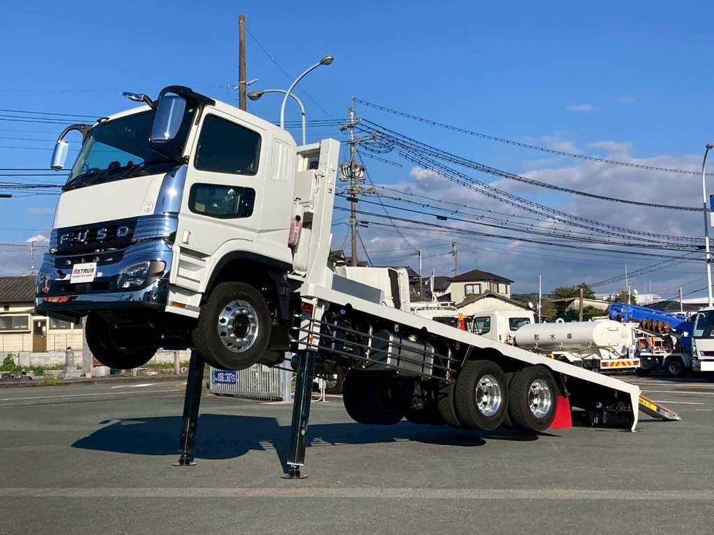 フロント周り、メッキパーツで飾っています。|三菱 スーパーグレート 2PG-FV80VYの写真1