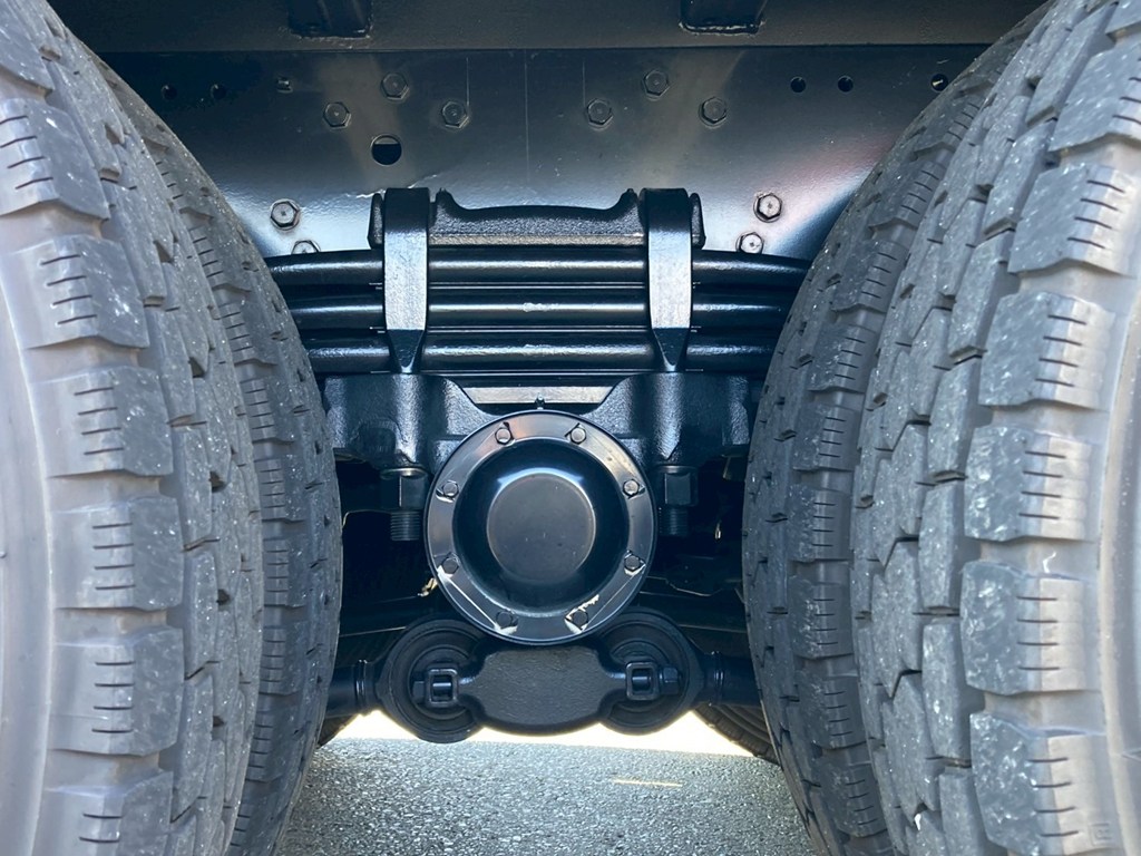 リーフサスです。|三菱 スーパーグレート 2PG-FV80VYの写真5