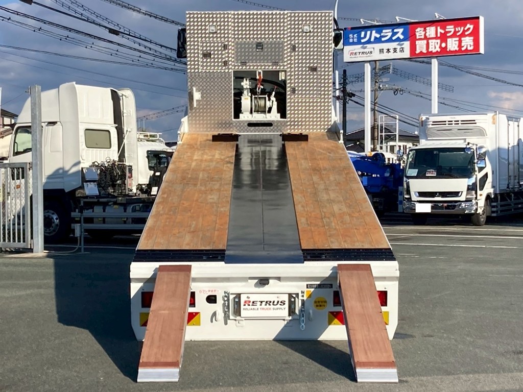 床は左右板張りです。|三菱 スーパーグレート 2PG-FV80VYの写真9