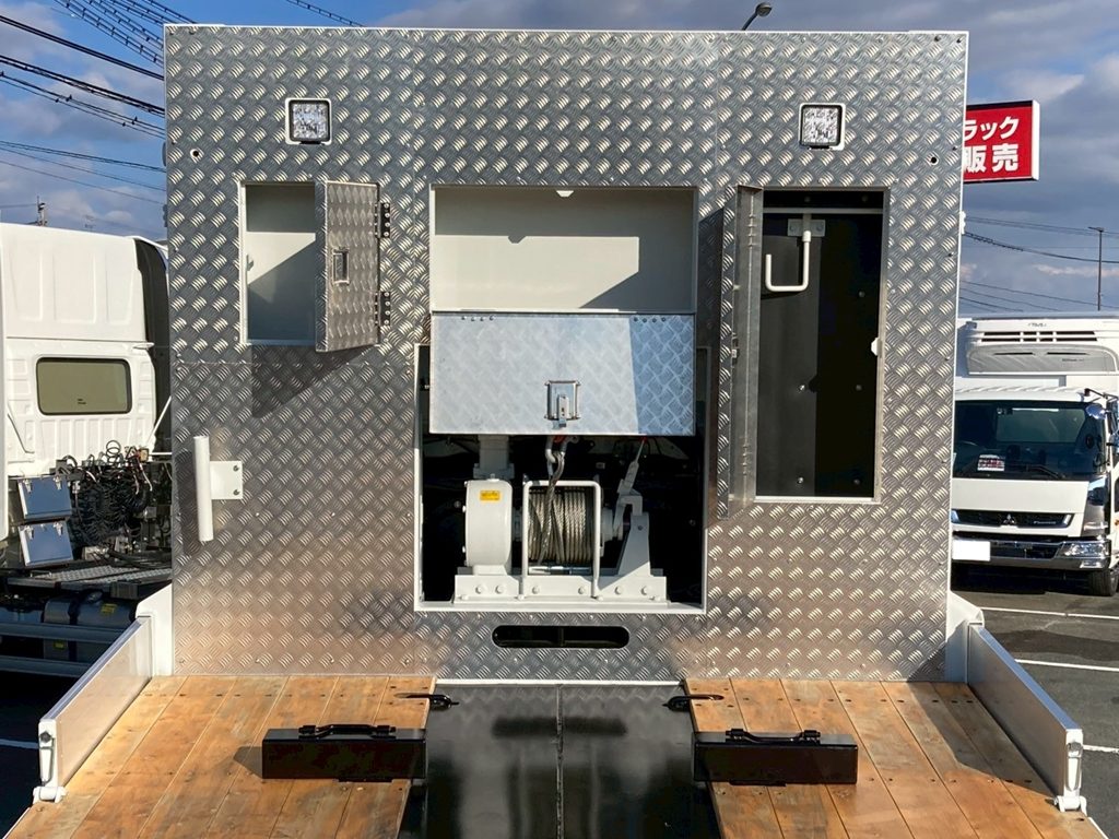 プロテクターにレバーブロック掛け付きの物入れが付いています。|三菱 スーパーグレート 2PG-FV80VYの写真12