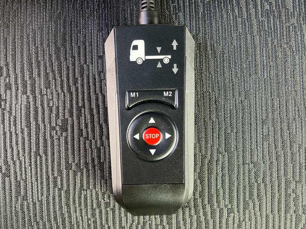 エアサスのコントローラーです。|三菱 スーパーグレート 2RG-FP84VERの写真19