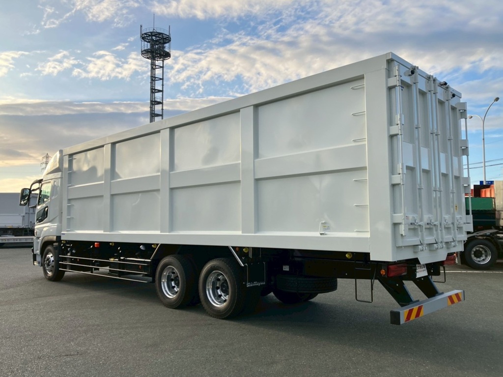 ホイールはアルミ製です。|三菱 スーパーグレート 2PG-FV80VZの写真3