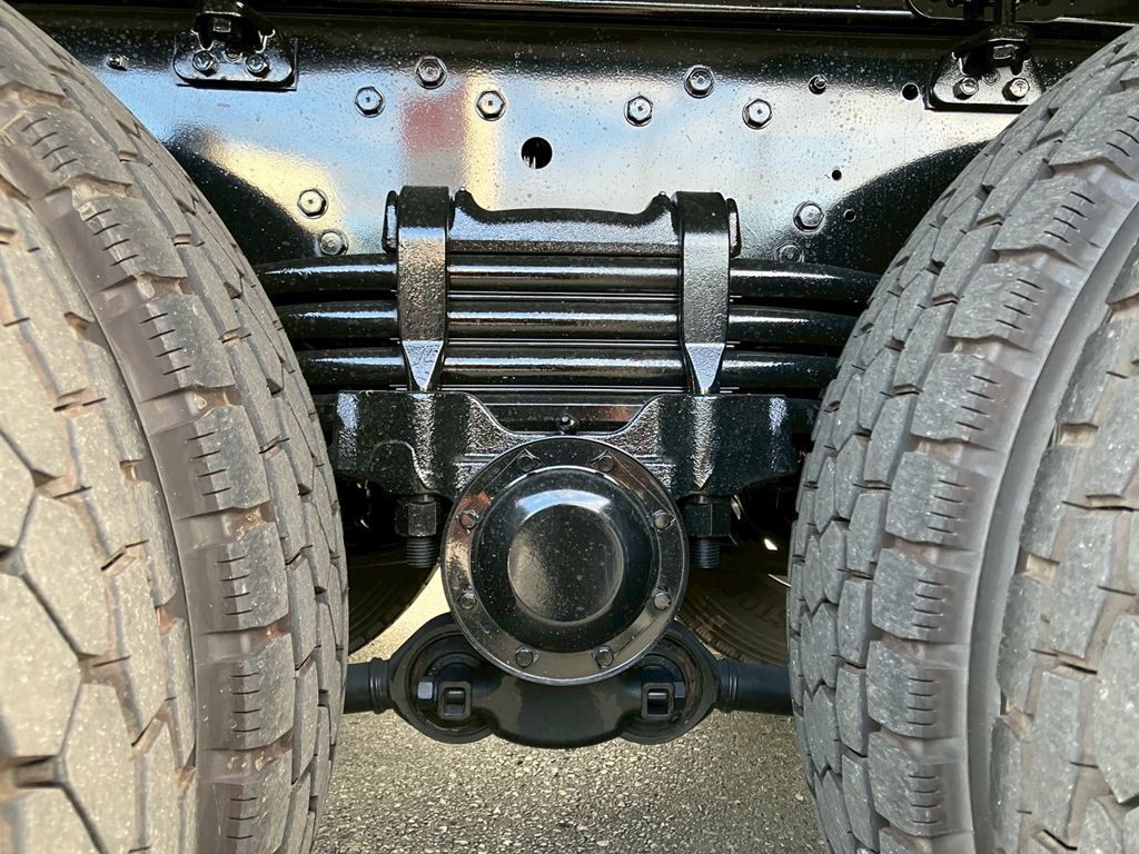 リーフサスです。|三菱 スーパーグレート 2PG-FV80VZの写真5