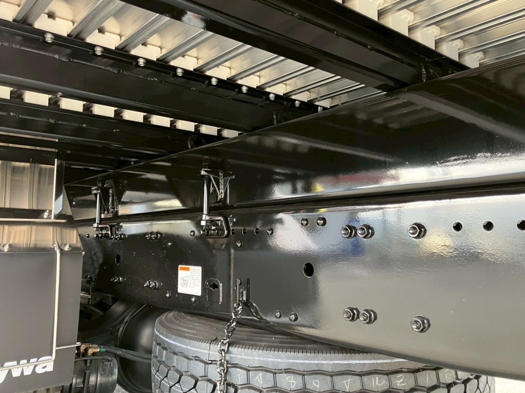 シャーシとネタの状態です。|三菱 スーパーグレート 2PG-FV80VZの写真6