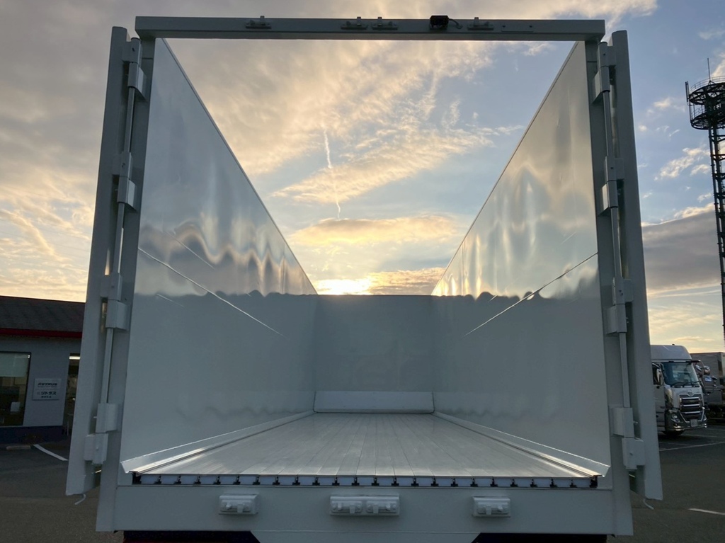 床はアルミ製です。|三菱 スーパーグレート 2PG-FV80VZの写真8