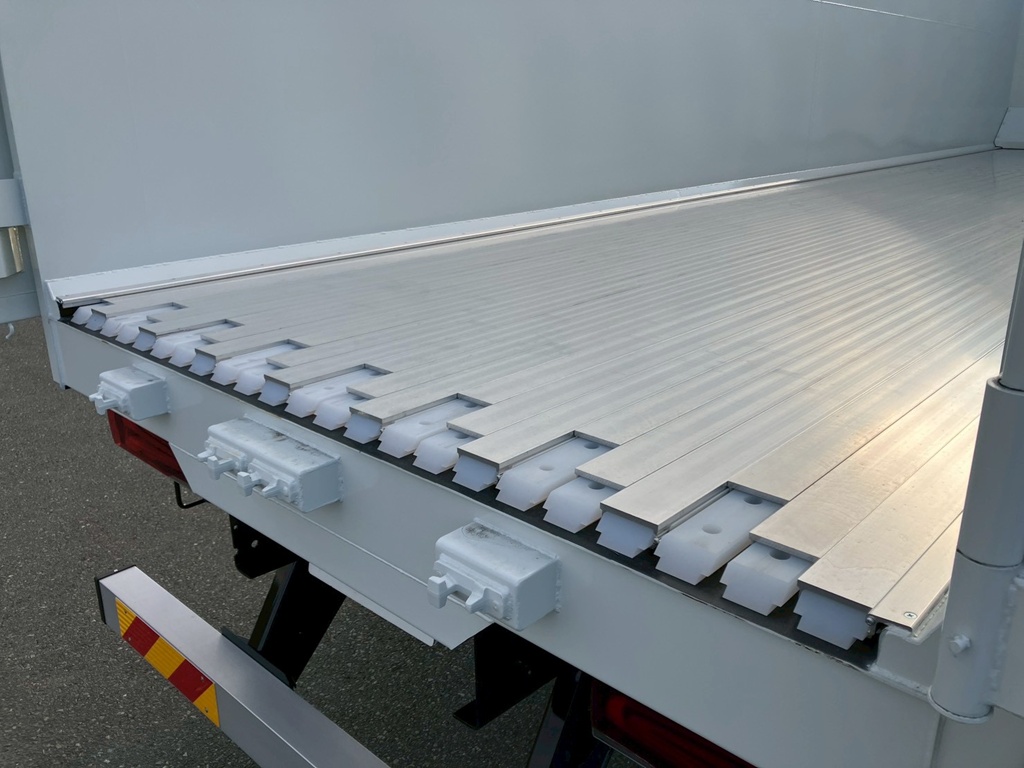 ムービングフロア作動時の状態です。|三菱 スーパーグレート 2PG-FV80VZの写真10