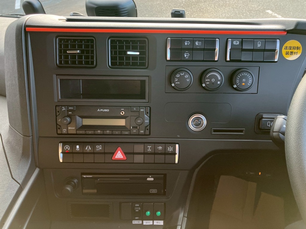 インパネ周りの状態です。|三菱 スーパーグレート 2PG-FV80VZの写真18