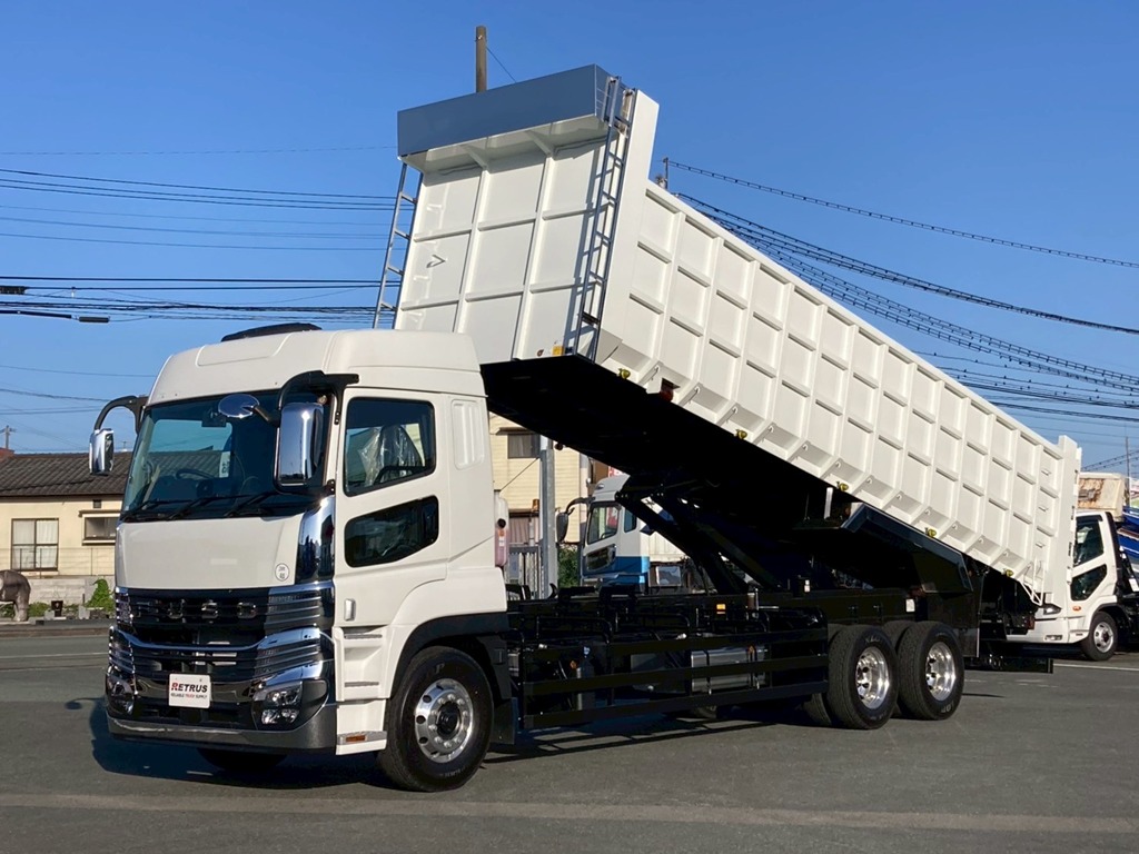 フロント周り、メッキパーツで飾っています。|三菱 スーパーグレート 2PG-FV80VZの写真1