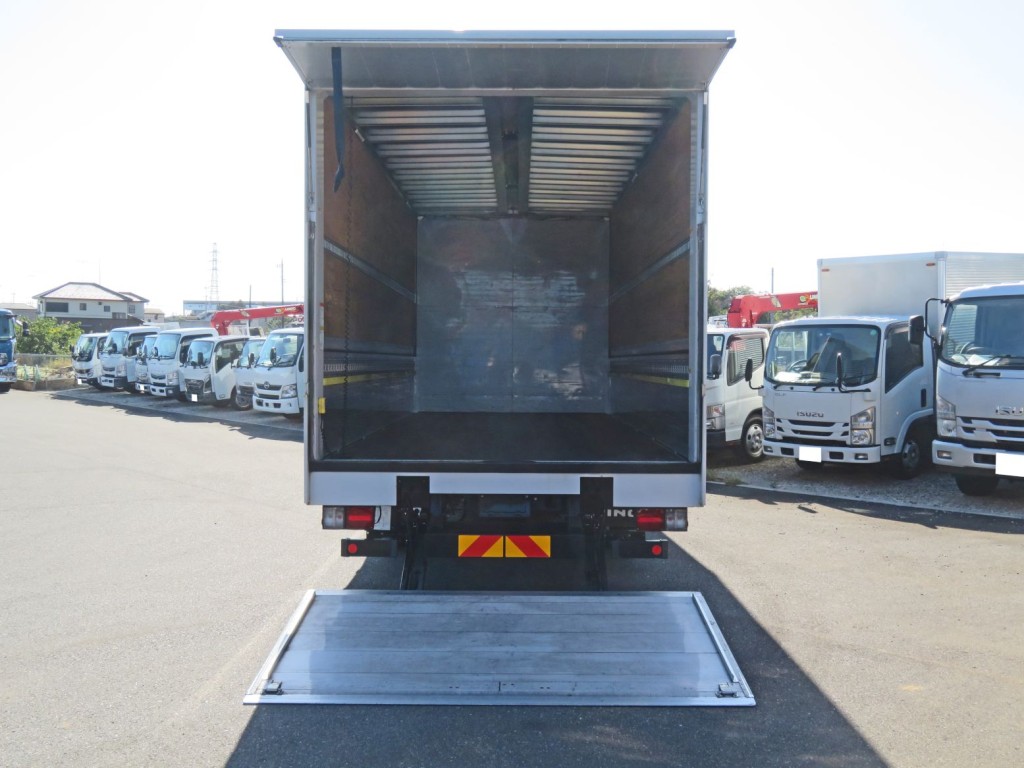 リアゲートを開けた状態です。|日野 レンジャー 2KG-FD2ABA(2WD)の写真10