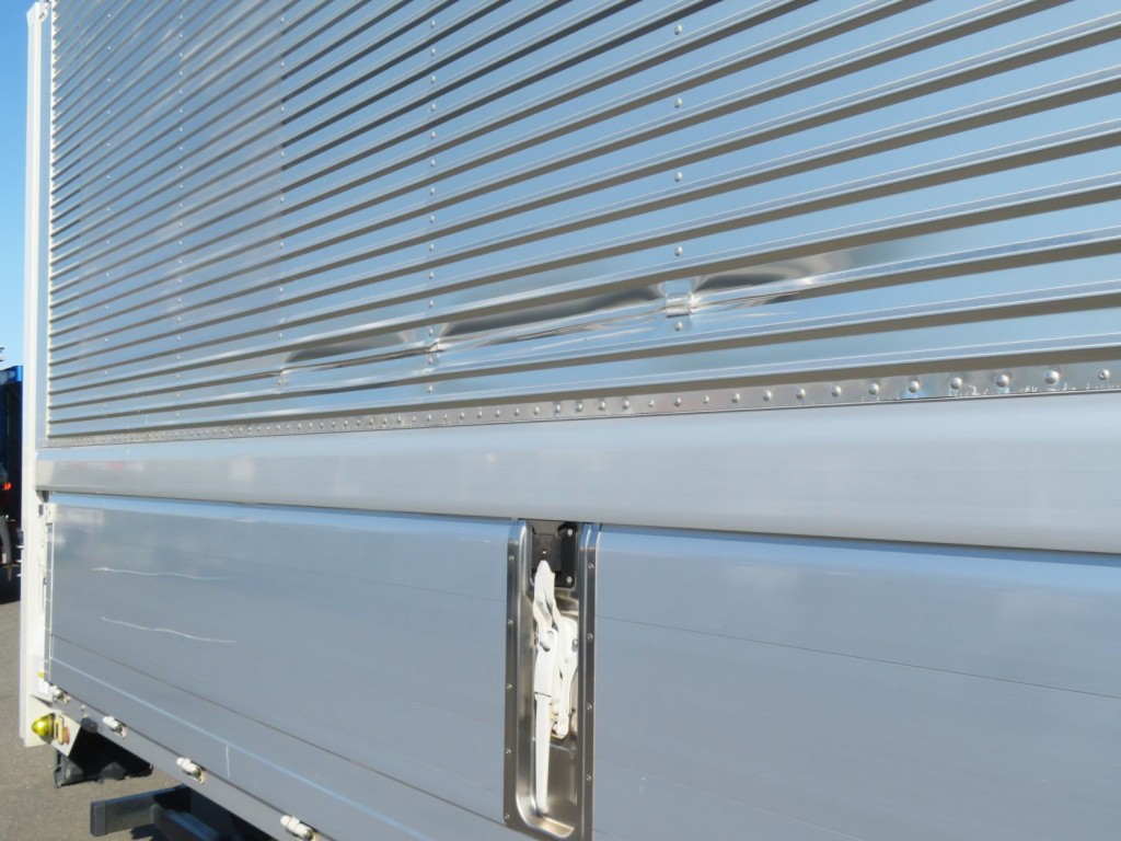 運転席側ウイングに、傷・ヘコミがあります。|日野 レンジャー 2KG-FD2ABA(2WD)の写真20