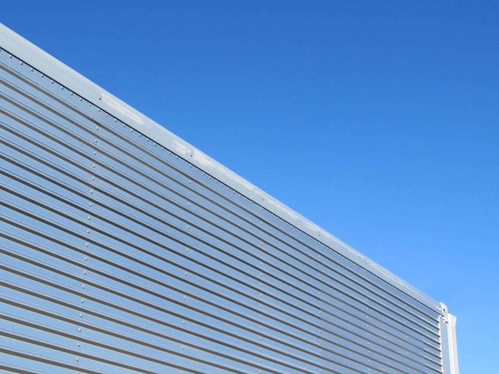 助手席側ウイング後方上部に、傷があります。|日野 レンジャー 2KG-FD2ABA(2WD)の写真23